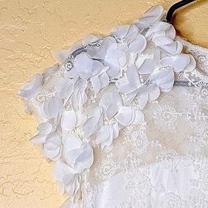 SNIDEL White Lacey Dress w/'Butterflies' Attached
